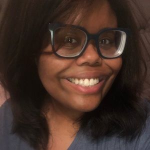 Meet your Posher, Shenia